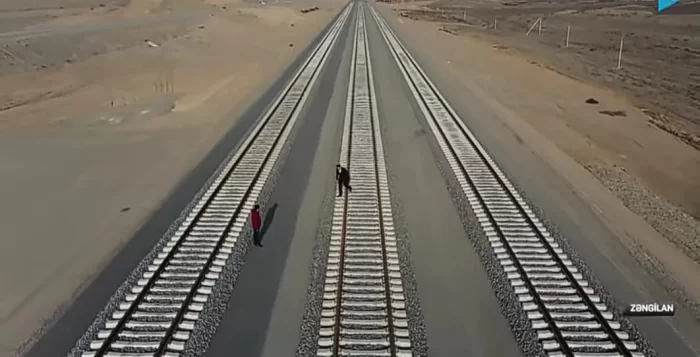 Azərbaycanın ən uzun dəmir yolu körpüsü Həkəri çayı üzərində salınır