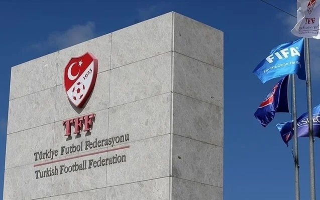 Türkiyə futbol çempionatında hakimin döyülməsinə görə bütün oyunlar təxirə salınıb