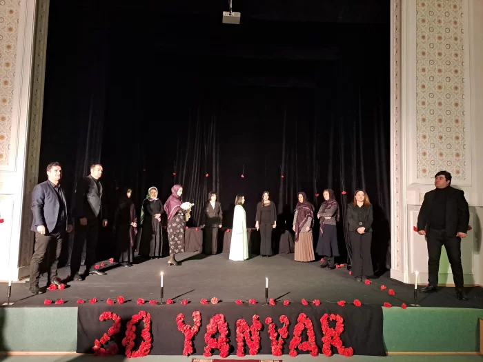 Füzuli teatrı "Azadlıq carçıları" poetik xalq faciəsini orta məktəbin müəllim və şagirdlərinə təqdim edib